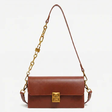 Signature Chain Bag – شنطة  سيجنتشر بسلسلة جانبية