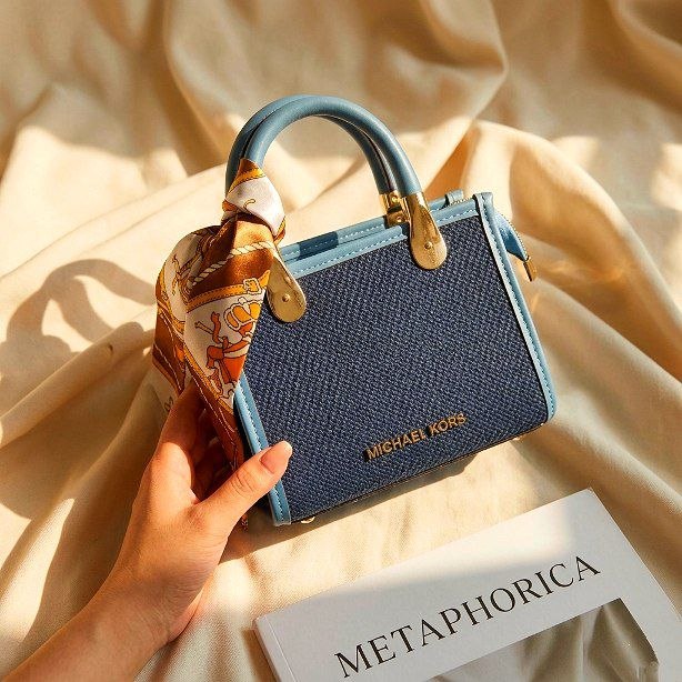 Mini Tote Bag بلمسة سكارف حريري – وردي